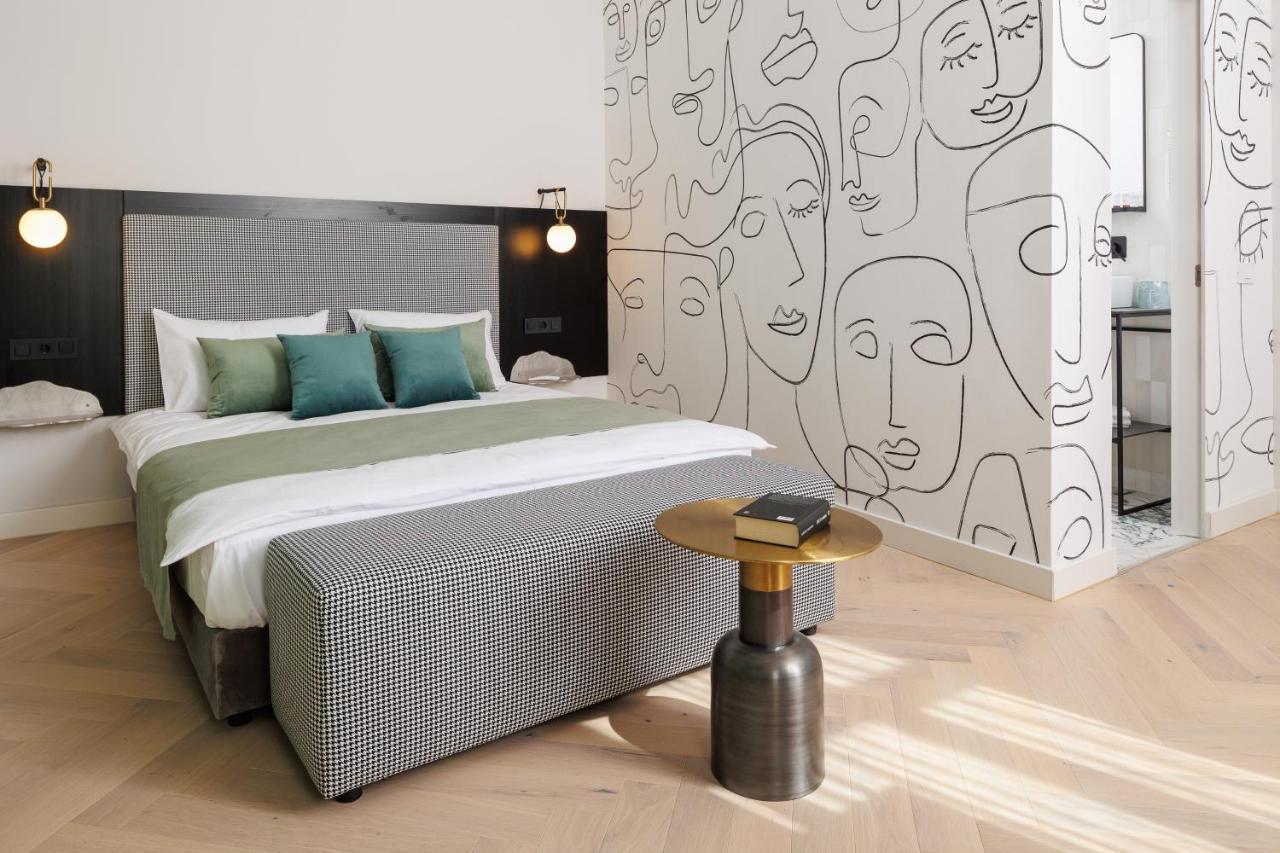 Aries' Collection Luxury Suites Brassó Kültér fotó