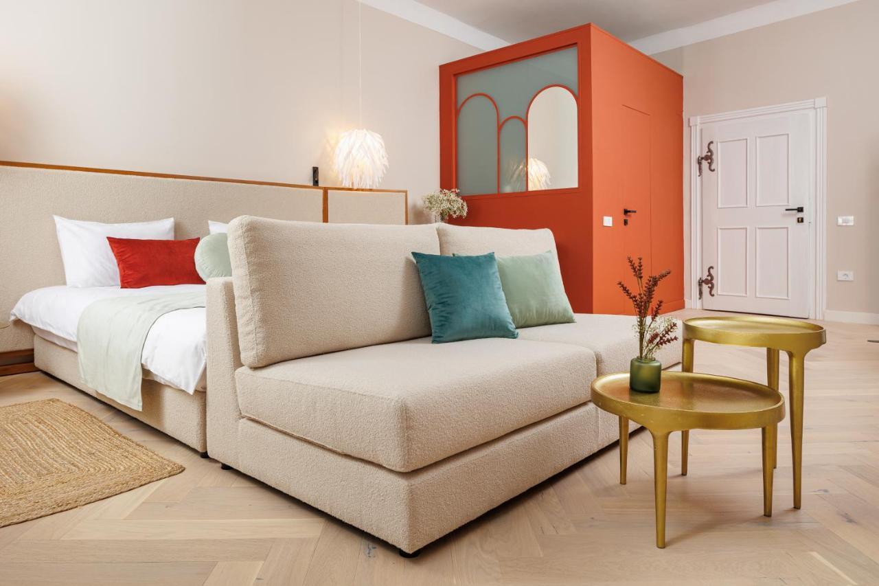 Aries' Collection Luxury Suites Brassó Kültér fotó